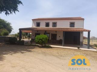 Chalet  Calle diputación provincial. Casa de campo practicamente nueva