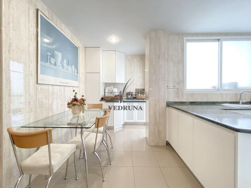 Foto ef74d3ec-340e-47b1-ab06-552af1592778. Dachwohnung mit heizung parking in Paseo Constitución - Las Damas Zaragoza