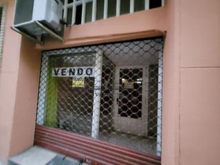Local commercial  Calle de venecia. Local en venta instalado en el barrio de torrero