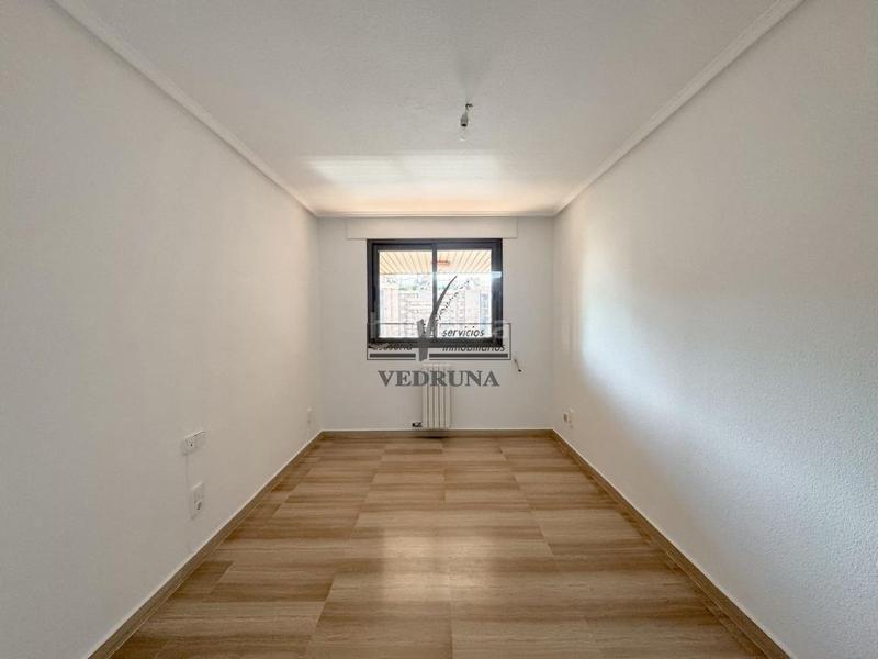 Foto 9a5daff6-d0e8-4569-9bd0-0f15b2a5f87d. Miete etagenwohnung mit heizung parking pool in Romareda Zaragoza