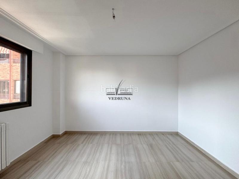 Foto 0db32ad8-dc29-40da-a829-5d33357ed461. Rent flat with heating parking pool in Romareda Zaragoza