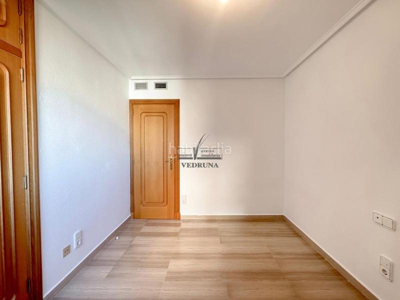 Foto a25997a5-cc2a-4c88-b561-b356c76a215d. Rent flat with heating parking pool in Romareda Zaragoza