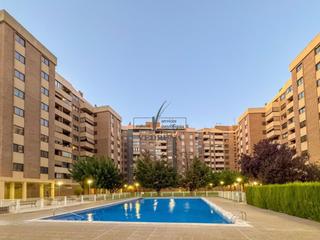 Location Appartement  Calle de carmelo betore bergua. Alquiler en vadorrey  urbanizacion con piscina  garaje incluido