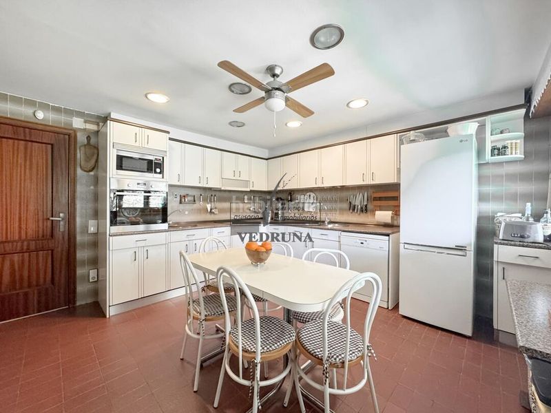 Foto 923d72ef-843d-4df6-b803-6b7d87d3cded. Casa adossada amb calefacció aparcament piscina a Zaragoza