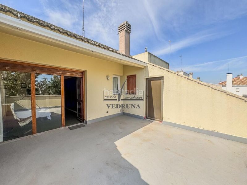 Foto a6fc2290-7d44-454c-af95-3bec7a10a587. Casa adossada amb calefacció aparcament piscina a Zaragoza