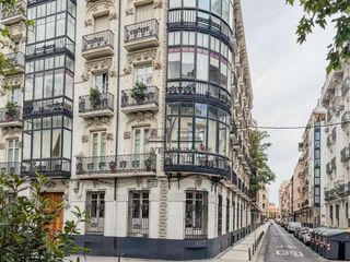 Pis  Paseo de sagasta. Piso señorial y emblemático en paseo de sagasta  180 m para crea