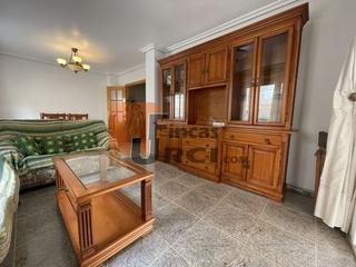 Haus en Casco Antiguo. Estupenda casa haciendo esquina en guilas. ideal para inversore