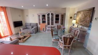 Apartamento en Casco Antiguo. Amplio piso con solarium privativo de 50 m2 con vistas al mar en