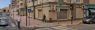 Local Comercial a Las Lomas - Las Yucas. Local de 180 m2 en 2 línea de playa de poniente, haciendo 2 esqu