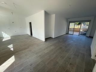 Geschäftsraum in Calle hermanos zarauz 2. Local comercial a estrenar con uso y disfrute de 2 terrazas, a 1