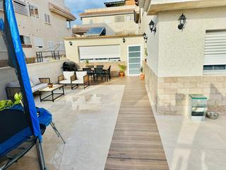 Piano terra in Los Collados-Los Geraneos. Piso en planta baja reformado con jardín privado de 80 m2 en urb