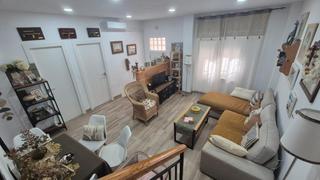 Haus in Casco Antiguo. Atractiva vivienda reformada a pasos de la playa de poniente