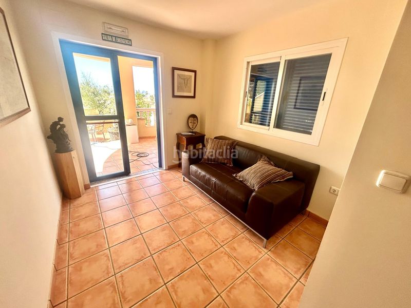 Foto 91c0dfb4-ab61-4423-b724-b1fd75e4f18d. Edifici a Calabardina Águilas