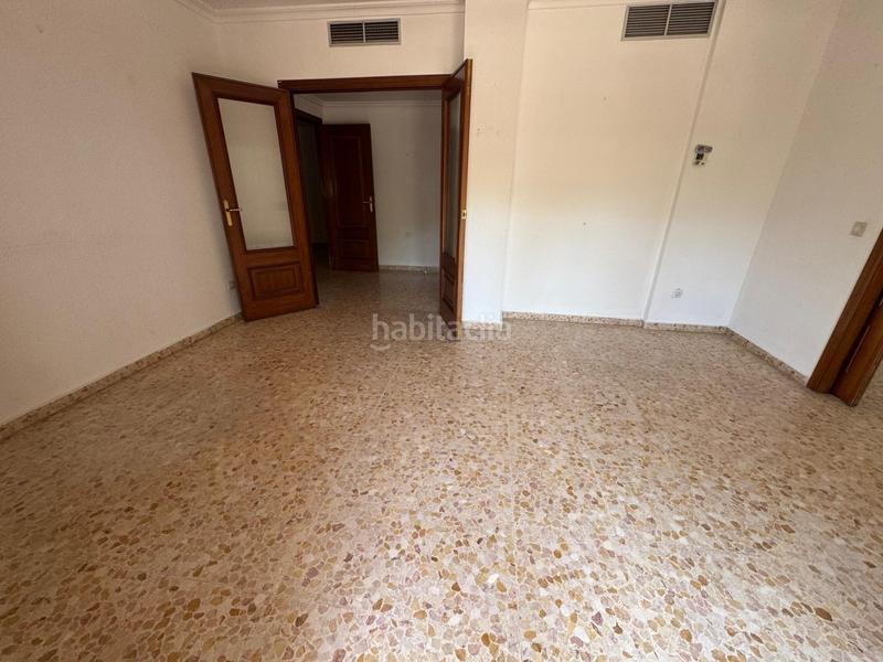 Foto d7bff4a7-bbbe-494b-b564-bc2d7ea2ccd6. Appartamento con riscaldamento in Casco Antiguo Badajoz