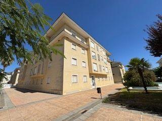 Duplex à Avenida Elvas. Dúplex en jardines del guadiana