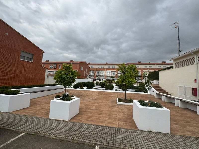 Foto 2d77ae7a-226f-4f89-bacd-d4f1ceaa7a0c. Casa adossada amb xemeneia calefacció piscina a Las Vaguadas Badajoz