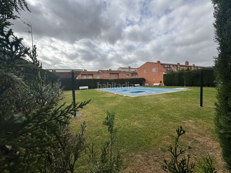 Foto 7caba0df-162a-43f5-86f0-d5cd5887c264. Casa adossada amb xemeneia calefacció piscina a Las Vaguadas Badajoz