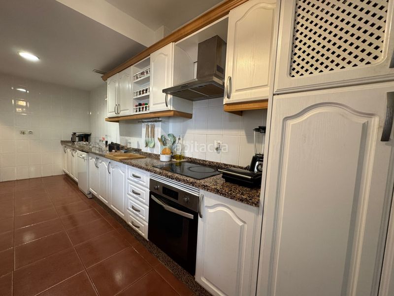 Foto 808b299c-db75-4b59-b8fb-887d02735ece. Casa adossada amb xemeneia calefacció piscina a Las Vaguadas Badajoz