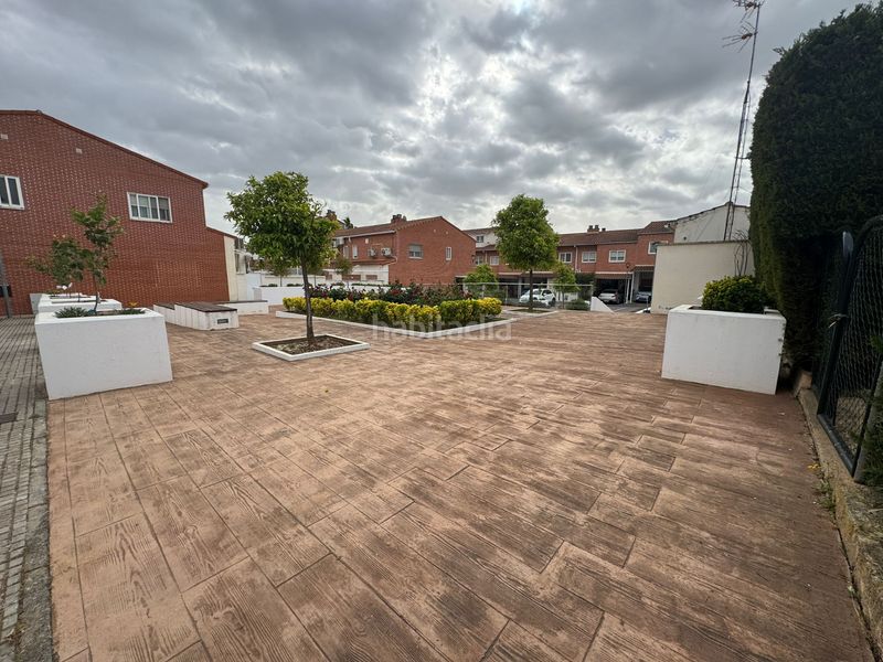 Foto fbc3fd87-eb2d-4920-a5a8-2cb537cf55ae. Casa adossada amb xemeneia calefacció piscina a Las Vaguadas Badajoz