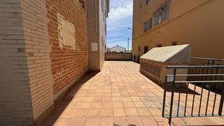 Local Comercial a Avenida Elvas. Local en urbanizacion guadiana