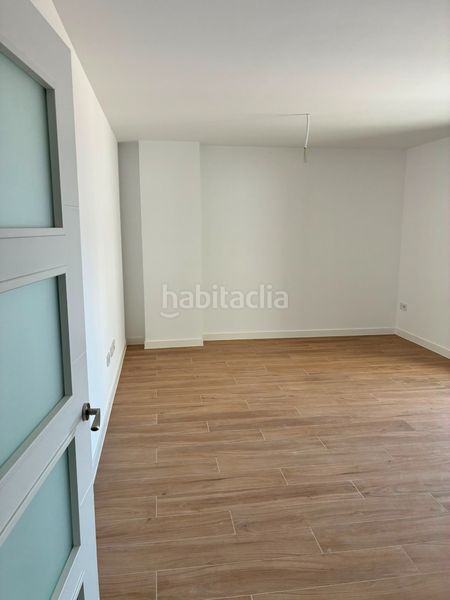 Foto ed30f84e-d174-41e1-b1f0-b7f59d022d22. Pis amb calefacció aparcament piscina a Avenida Elvas Badajoz