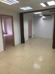 Location Bureau à Carrer de mallorca 19