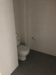 Miete Büro in Avinguda de l'exèrcit 33. Despacho elegante y funcional en alquiler – perfecto para profes