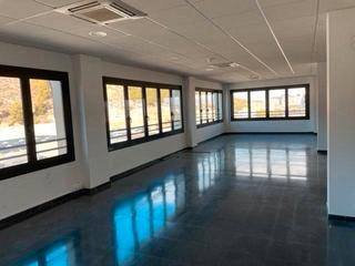Lloguer Oficina a Avinguda de l'exèrcit 33. Oficina doble disponible para alquiler - espacio luminoso y ampl