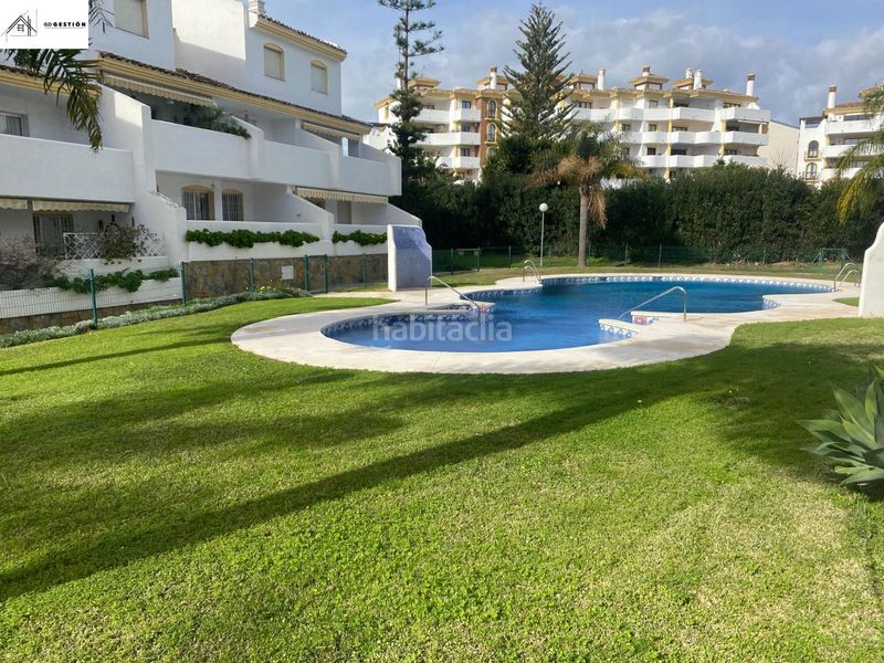 Foto 7390a2a8-1579-43c6-9f4f-8dc63c8b38ef. Dúplex amb calefacció aparcament piscina a Calahonda Mijas