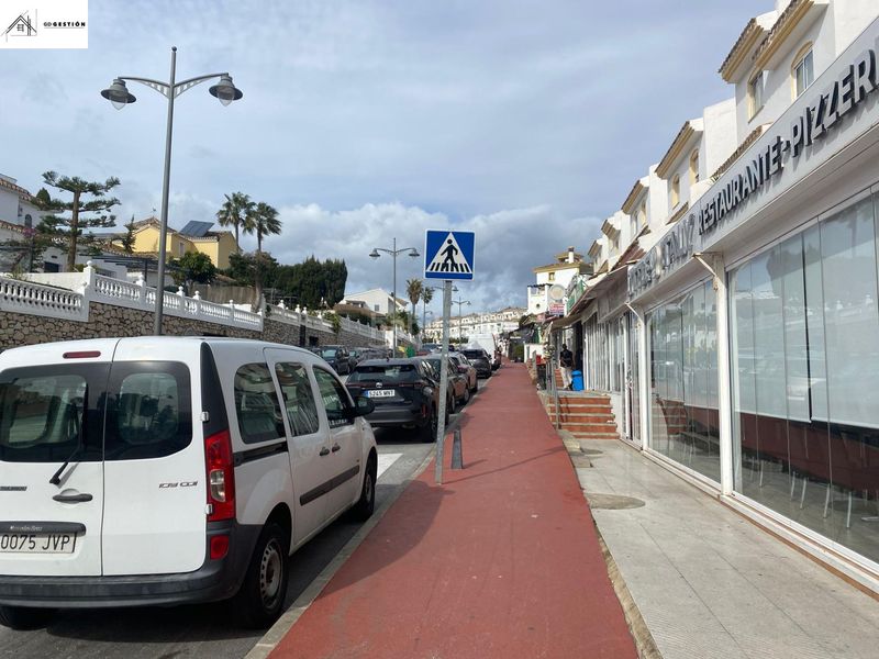 Foto ad4cc6cc-8d23-471d-8d21-e2995f10cfc7. Dúplex amb calefacció aparcament piscina a Calahonda Mijas