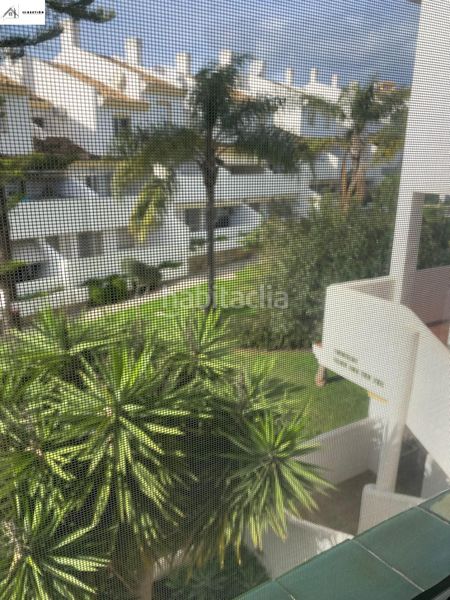 Foto b0937937-1d16-4902-98a0-e17ee8dd53b6. Dúplex amb calefacció aparcament piscina a Calahonda Mijas