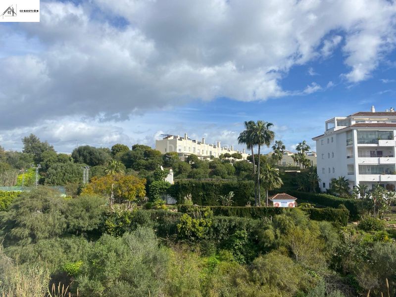 Foto f3f983f8-4f03-4405-98c6-70ab50ef914a. Dúplex amb calefacció aparcament piscina a Calahonda Mijas