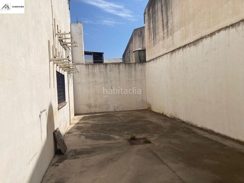 Foto b1c62ac7-fb26-44c9-b4b3-ab87913fcffa. Nau industrial a Coín