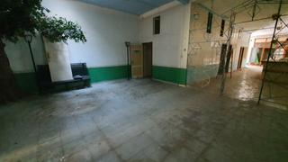 Local Comercial a Avinguda del bon pastor 16. Local comercial de  240m2, diafano en zona comercial malgrat de