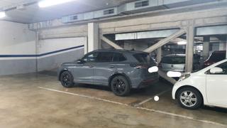 Parking coche en Carrer de batllori 33. Pkg para coche grande en verdum