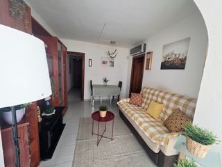 Piso en El Palau - Escorxador. Piso en barrio del escorxador, 60m2 aprox., exterior y luminoso;
