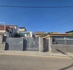 Casa en Sant Vicenç dels Horts. Casa en sant vicençs dels horts, 300m2 de parcela, 65 m2 útiles