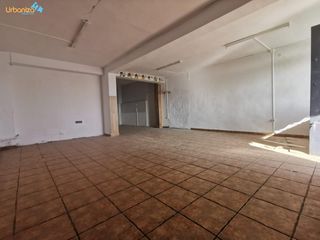 Local Comercial  Avenida sol del. Oportunidad!! local en venta con posibilidades de uso como vivie