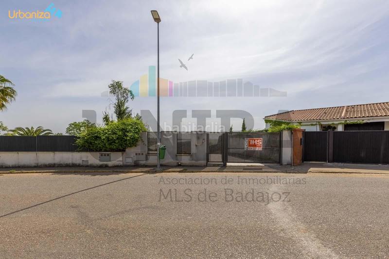 Foto 1624f4df-f217-4046-9224-c5e05bd6b579. Chalet con riscaldamento parcheggio piscina in Las Vaguadas Badajoz