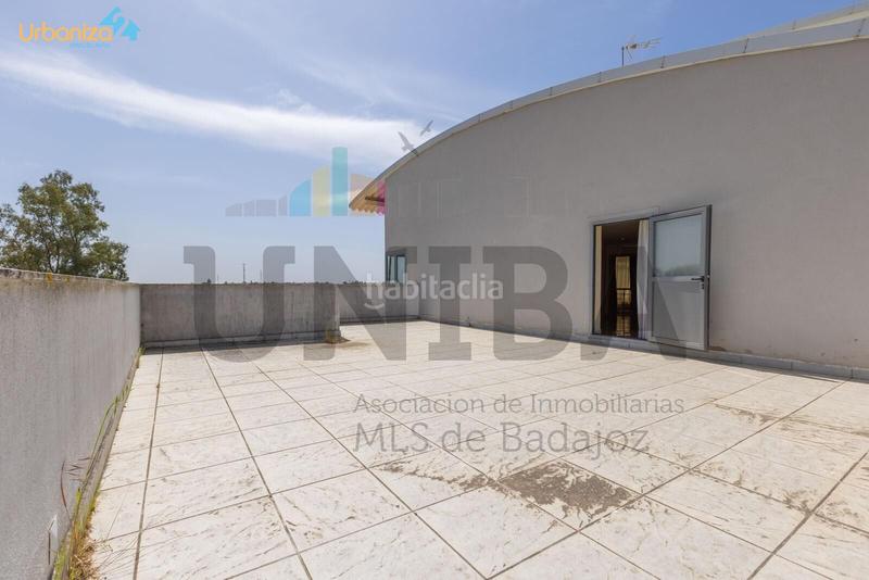 Foto 182ed55d-1cd0-42b7-a313-93fe5be4116f. Chalet con riscaldamento parcheggio piscina in Las Vaguadas Badajoz