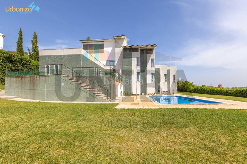 Foto 2a789e78-6410-4e5d-9c97-3de366c68b33. Chalet con riscaldamento parcheggio piscina in Las Vaguadas Badajoz