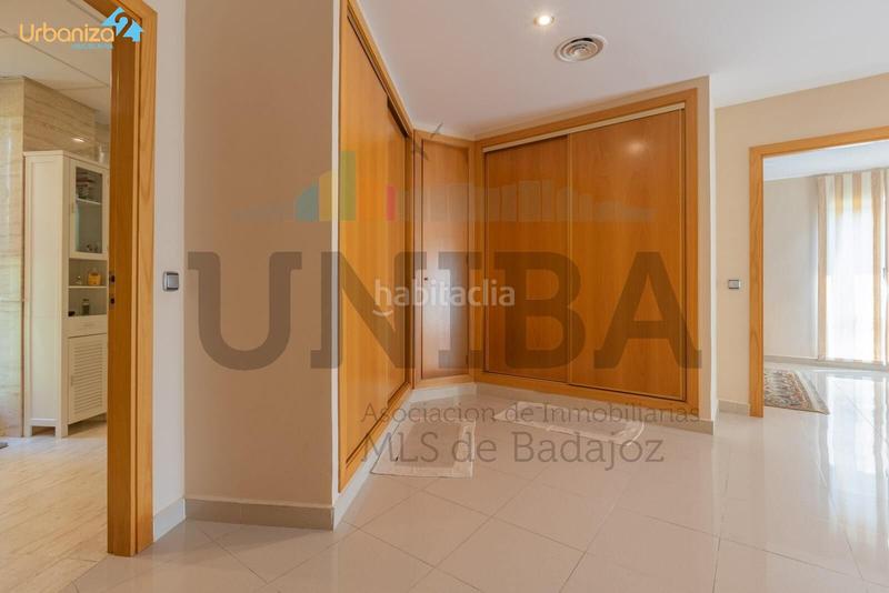 Foto 33cf8199-0c4c-42df-902e-99031f630f06. Chalet con riscaldamento parcheggio piscina in Las Vaguadas Badajoz