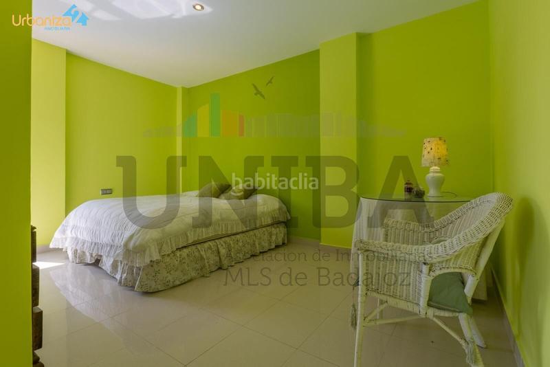 Foto 50dacb15-2ce2-49f3-a6f2-ca14b189ea87. Chalet con riscaldamento parcheggio piscina in Las Vaguadas Badajoz