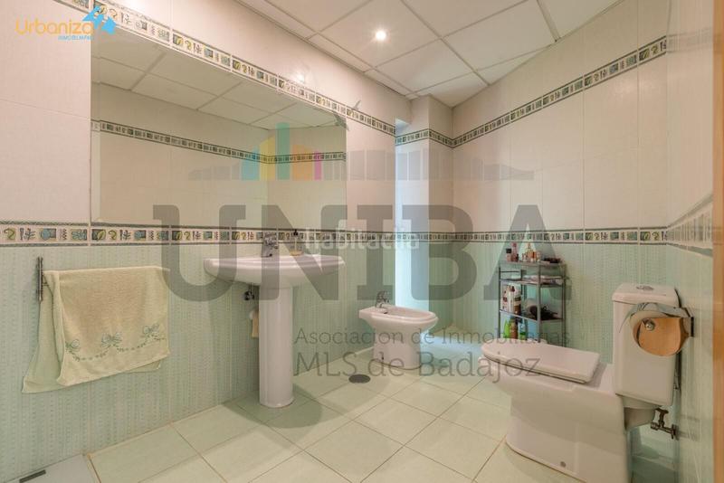 Foto 5684d43a-375a-47cc-8ff8-bcb1641793dd. Chalet con riscaldamento parcheggio piscina in Las Vaguadas Badajoz