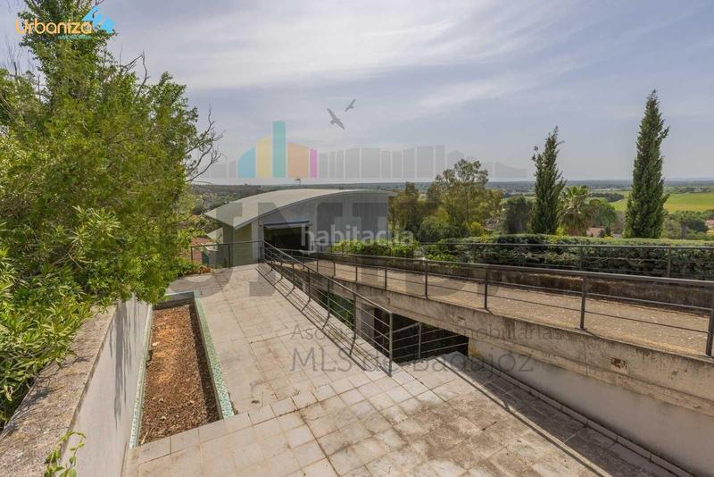 Foto 7306031c-c329-4b49-9d28-18512a51c6ef. Chalet con riscaldamento parcheggio piscina in Las Vaguadas Badajoz