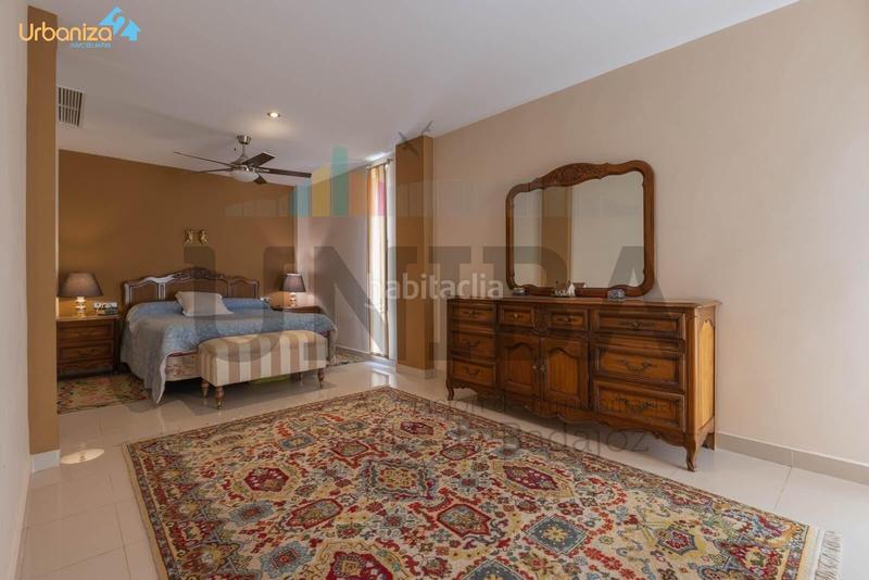 Foto 74e35df8-2dbe-4887-80c7-e9bc643d3e80. Chalet con riscaldamento parcheggio piscina in Las Vaguadas Badajoz