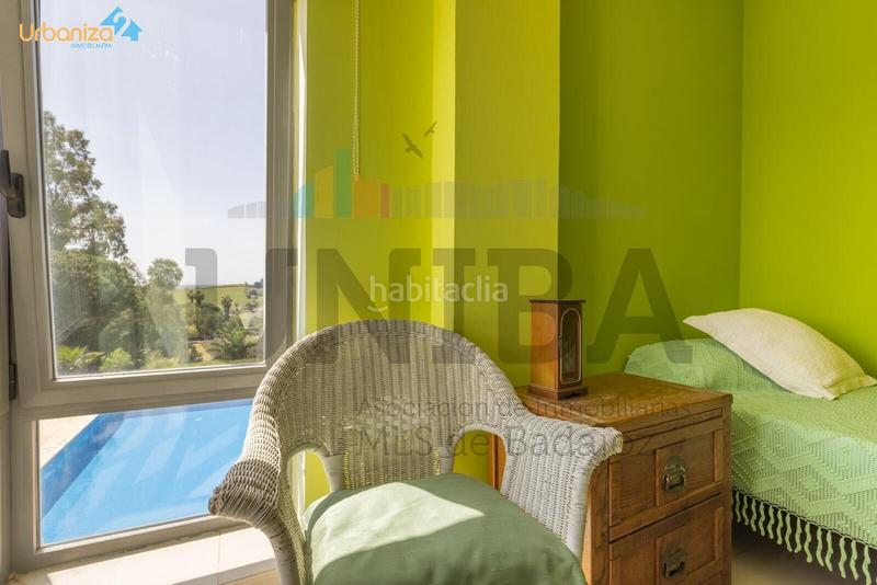 Foto 81c9d3a0-6cdf-47f6-9834-cba64bd4883c. Chalet con riscaldamento parcheggio piscina in Las Vaguadas Badajoz