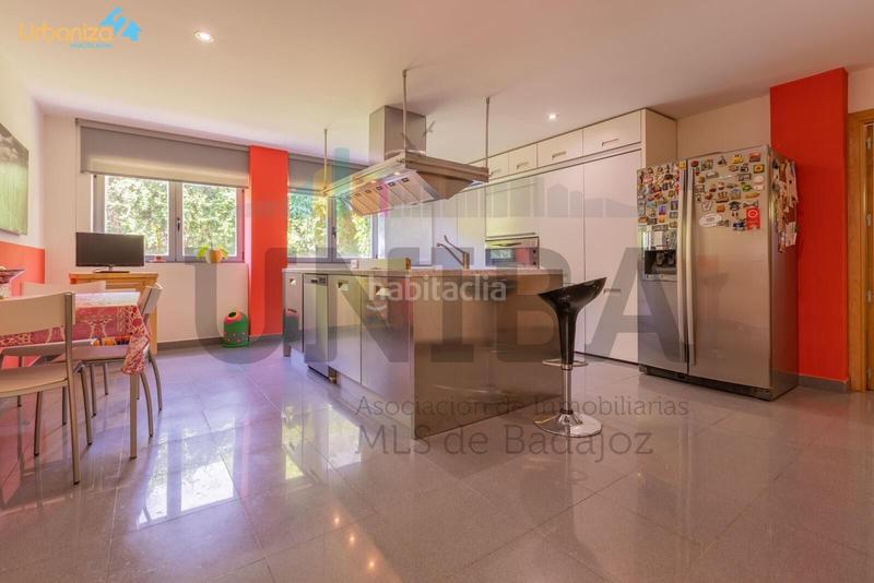 Foto bf0e4abc-a483-44d0-a3df-66c4d040b44f. Chalet con riscaldamento parcheggio piscina in Las Vaguadas Badajoz