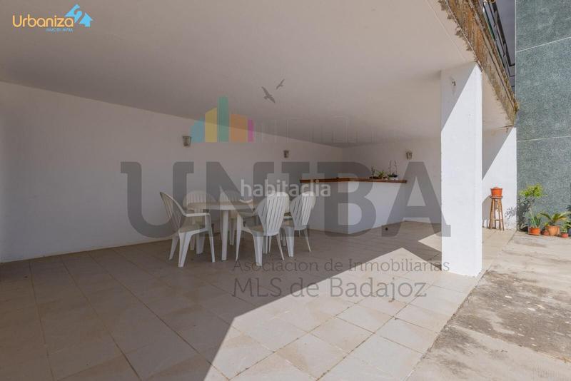 Foto d1677b48-eecc-46db-bd9e-9c45e2d5fbf7. Chalet con riscaldamento parcheggio piscina in Las Vaguadas Badajoz