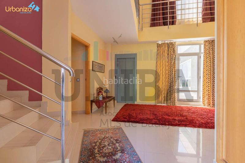 Foto d18cc9dd-c6bd-49ab-b931-d30c3e7e3f00. Chalet con riscaldamento parcheggio piscina in Las Vaguadas Badajoz